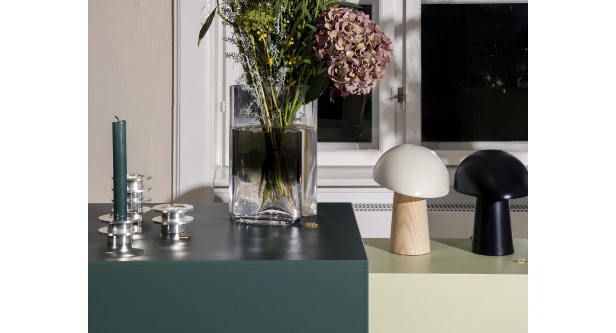 FritzHansen-NightOwlSobremesa-NicholaiWiig-Hansen2015-MINIMShowroom