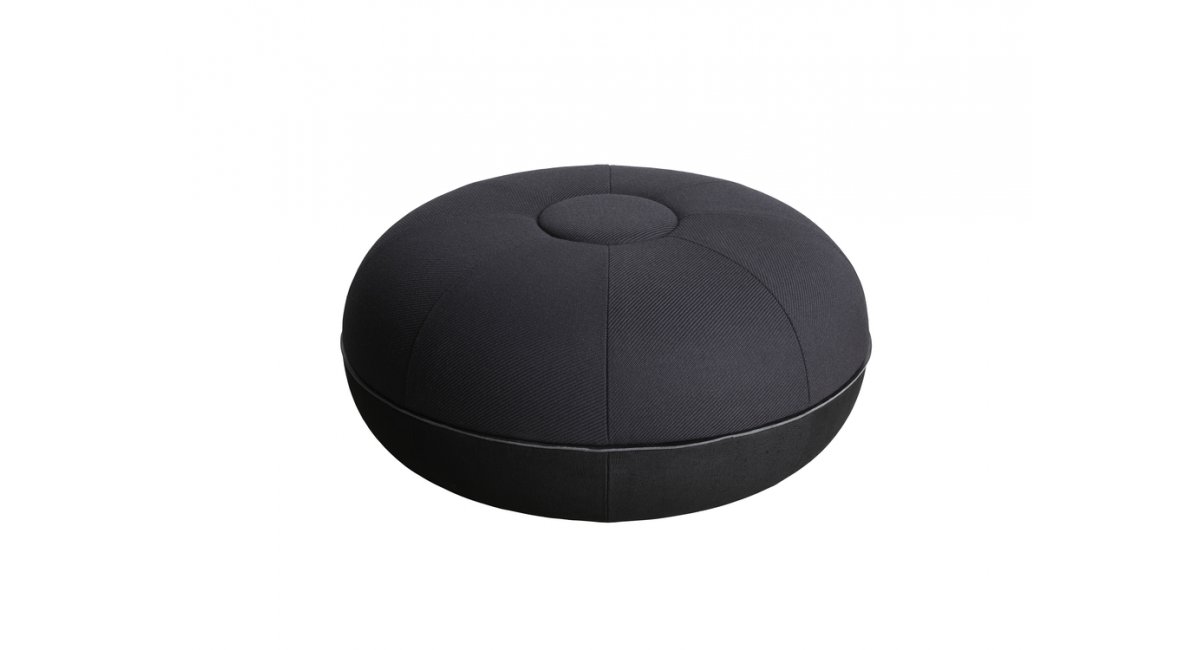 FritzHansen-Pouf-CecilieManz2016-MINIMShowroom