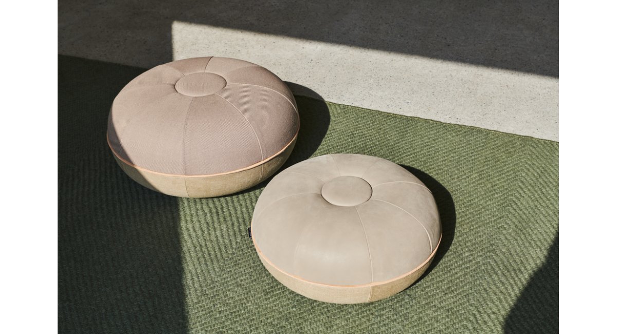 FritzHansen-Pouf-CecilieManz2016-MINIMShowroom
