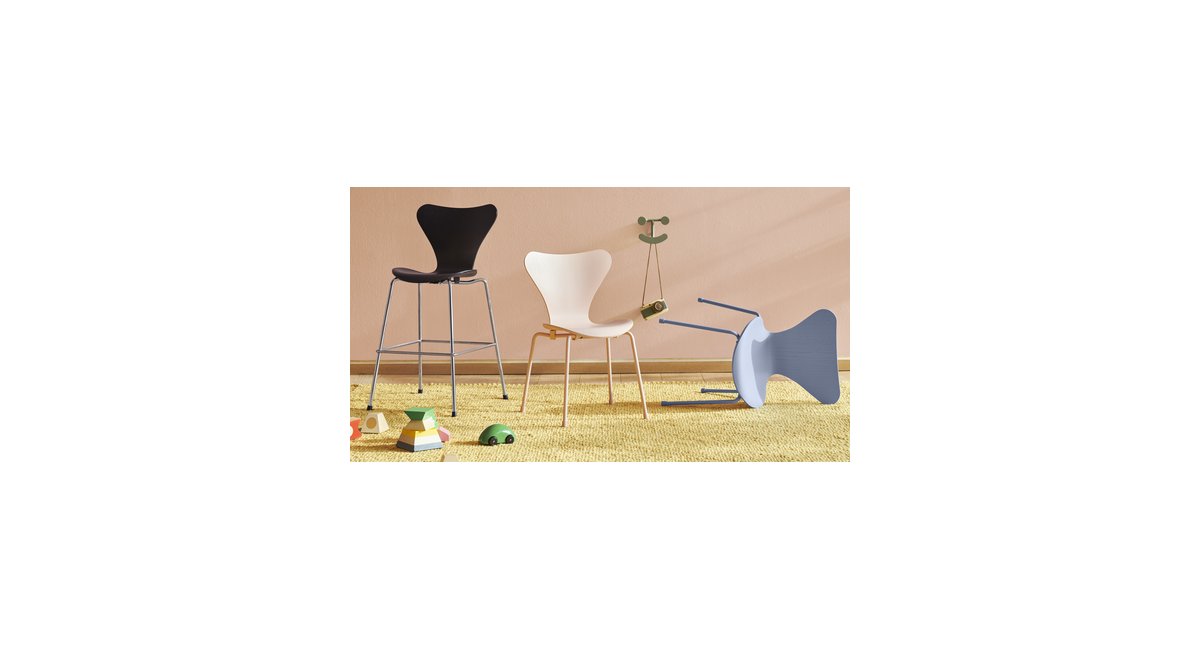 FritzHansen_Serie7ChildrensChairJunior_Jacobsen_MinimShowroom