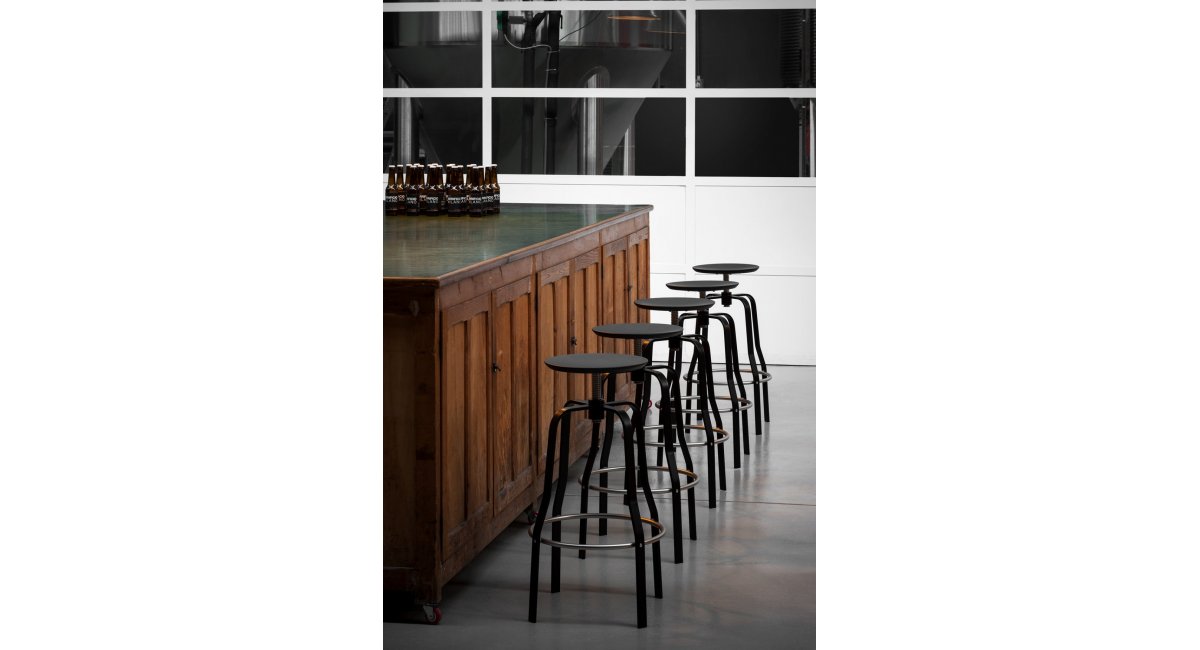 GIRO _ taburetes altos _ La Palma _ MINIM _ lifestyle bar