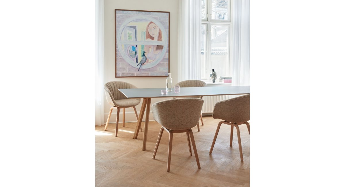 HAY_CPH 30 white tabletop matt lacquer oak base_tablero blanco_base roble placado_lifestyle_MINIM Showroom_Madrid_Barcelona