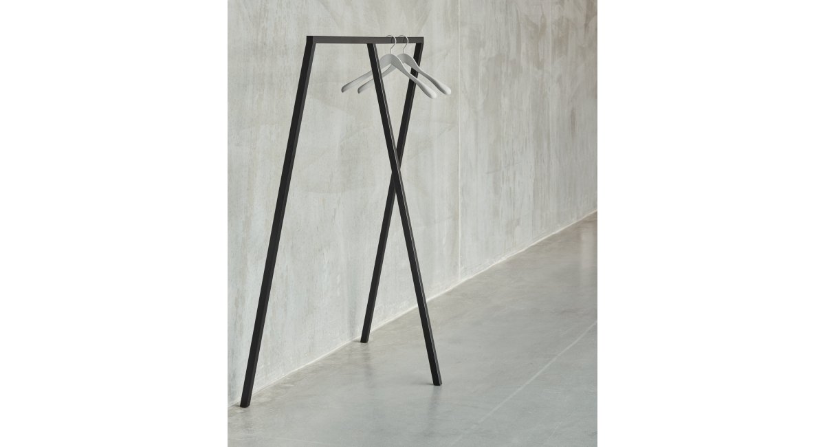 HAY_Loop Stand Wardrobe black_negro_Soft cOAT hanger_ light grey_gris_ MINIM Showroom_Madrid_Barcelona_lifestyle