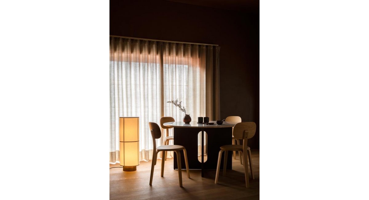 Hashira Floor Lamp _ Lámpara de pie - MENU - MINIM - lifestyle comedor
