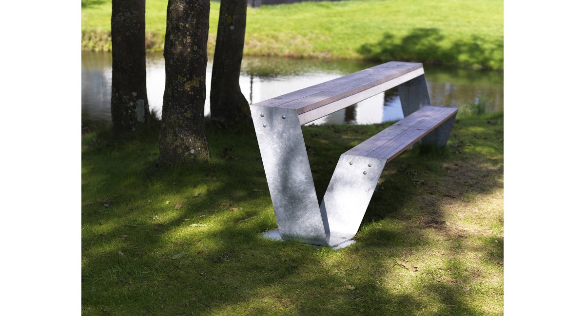 Extremis, Hopper Bench
