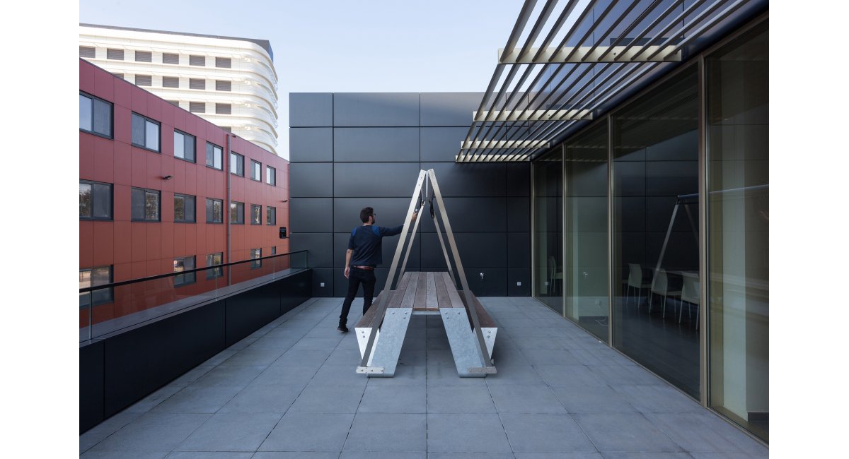 Extremis, Hopper Shade