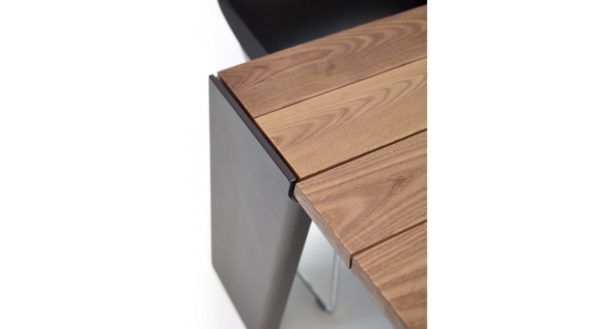 Hopper Table, Extremis