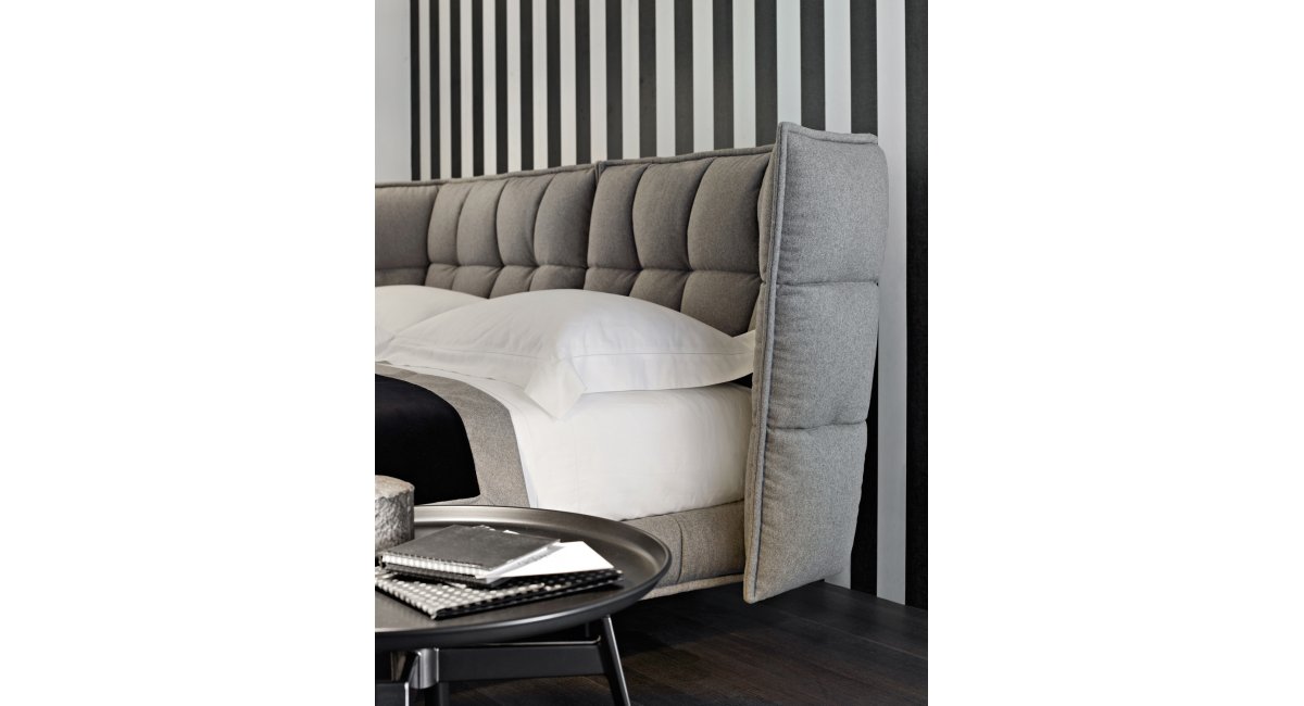 B&amp;B Italia, Husk