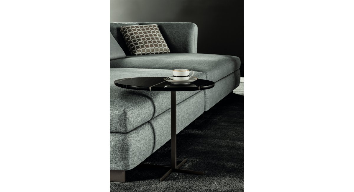 Minotti, Joy jut out