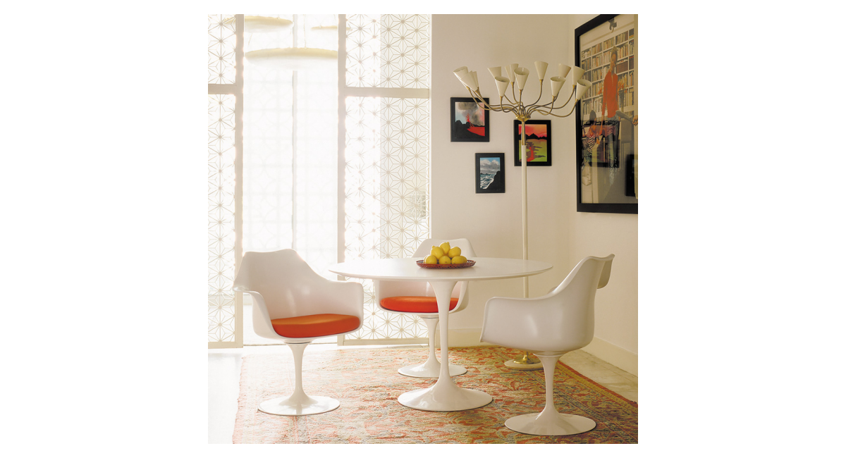 Knoll-TulipChair-EeroSaarinen1957-MINIMShowroom