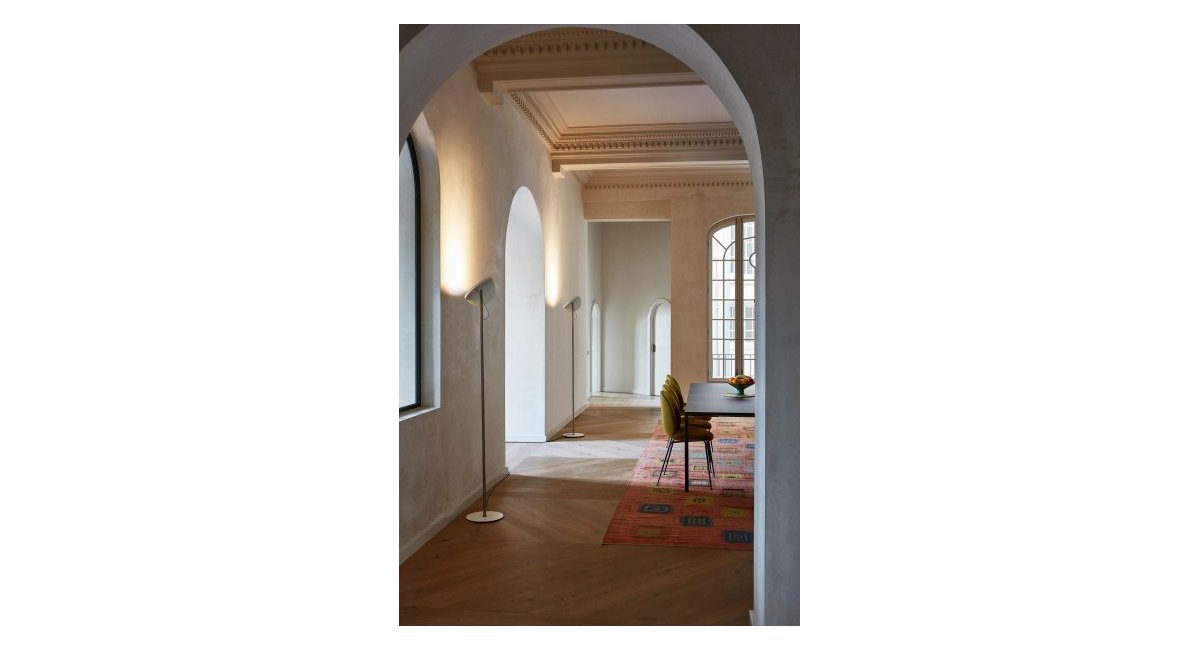 Lámpara de pie Copérnica Marset en Minim