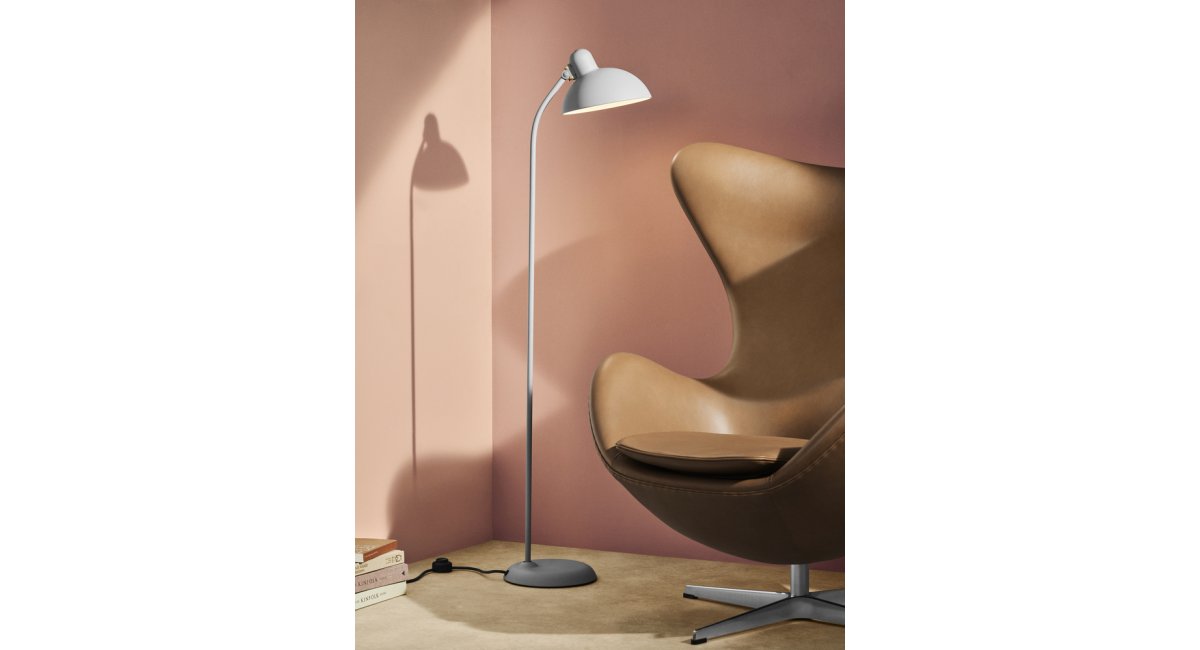 Lámpara de pie_KAISER idell - 6556-F_ color gris claro - easy Grey - MINIM - lifestyle salón