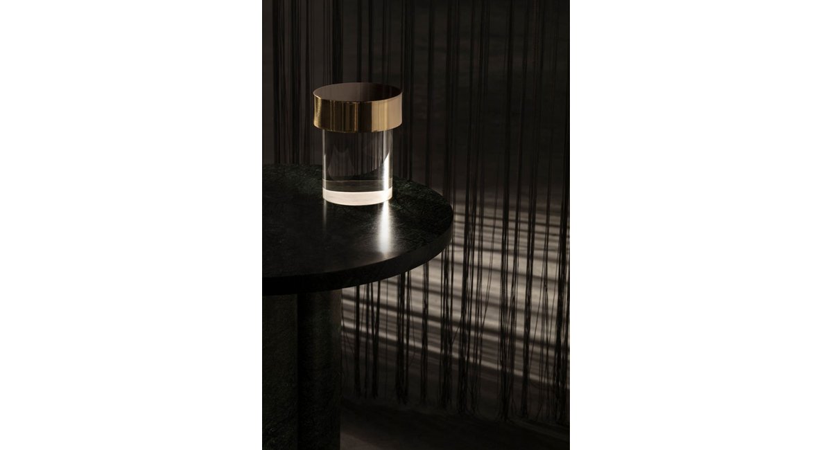 Last Order Clear-lámpara de mesa - Flos - MINIM - luz encendida