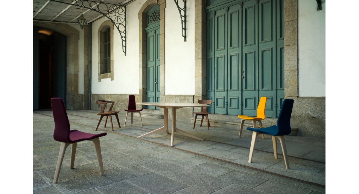 De La Espada, Light Oval Table