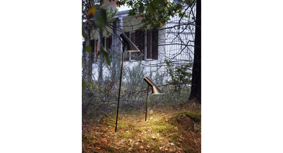 LouisPoulsen-AJGardenBolardo-ArneJacobsen-MINIMShowroom