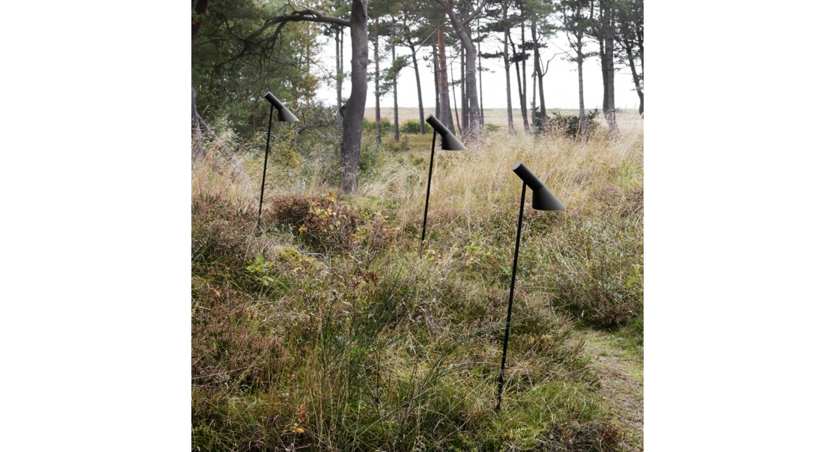 LouisPoulsen-AJGardenBolardo-ArneJacobsen-MINIMShowroom