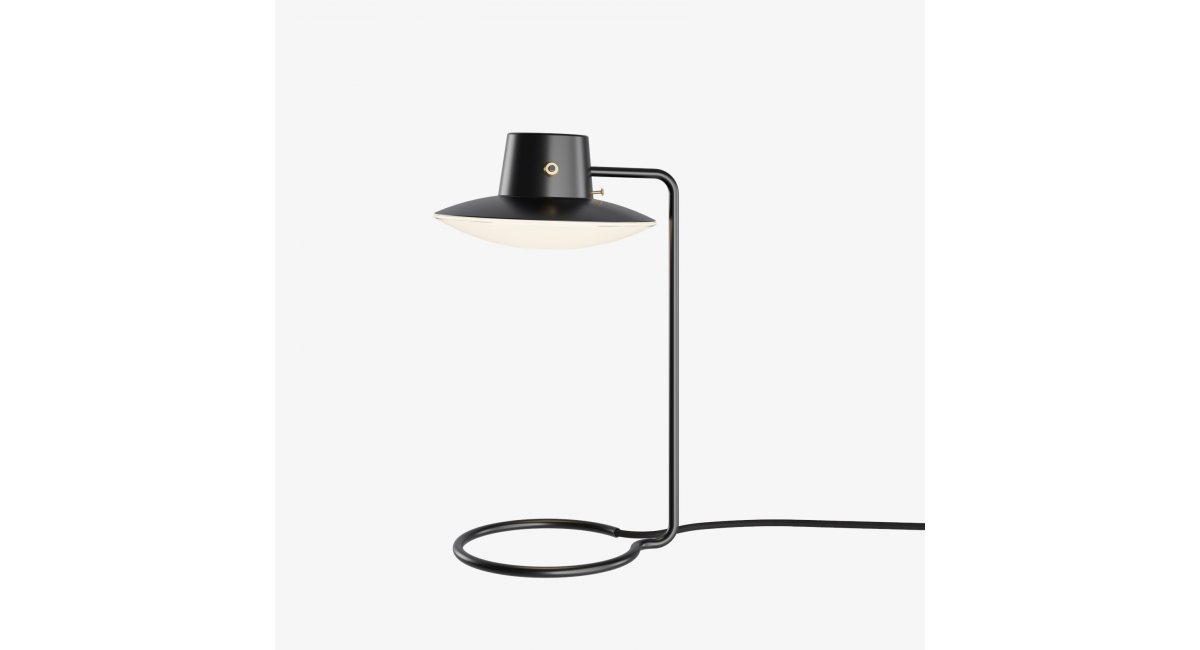 LouisPoulsen-AJOxfordSobremesa-ArneJacobsen-MINIMShowroom