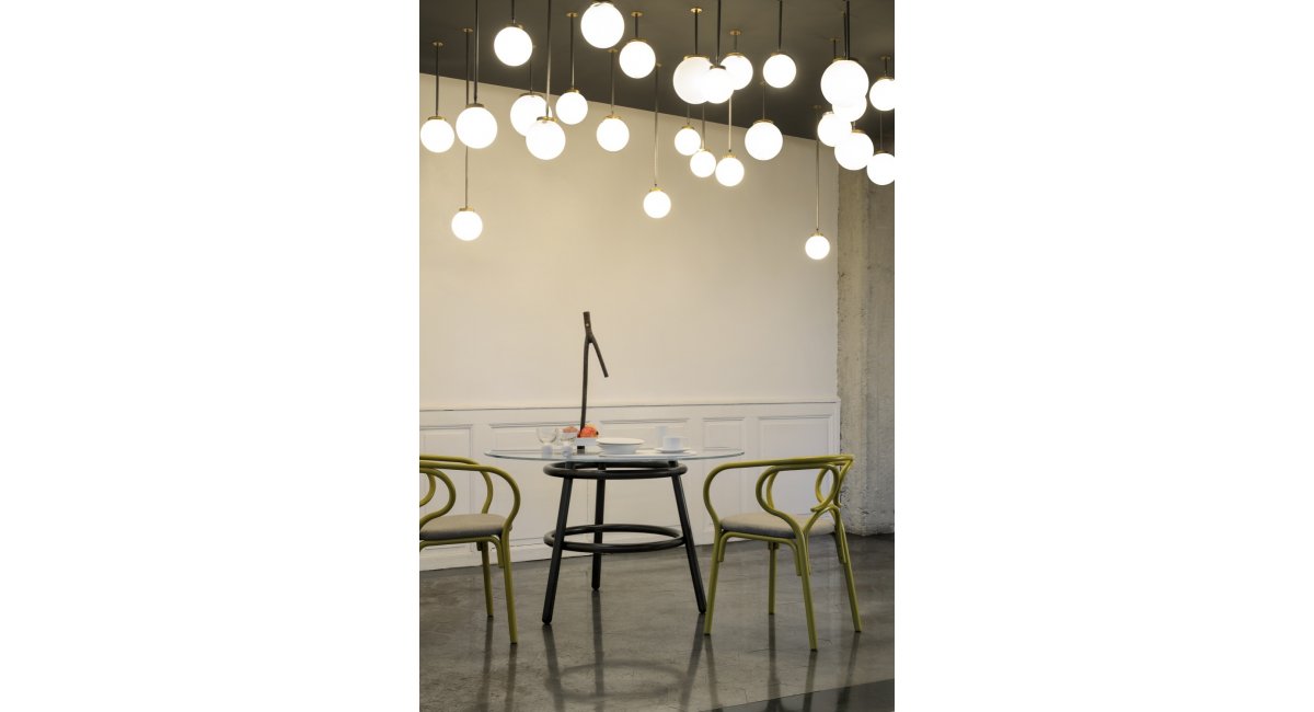 Magistretti 03 02 - mesa de comedor - Gebrueder Thonet Vienna - MINIM - lifestyle comedor