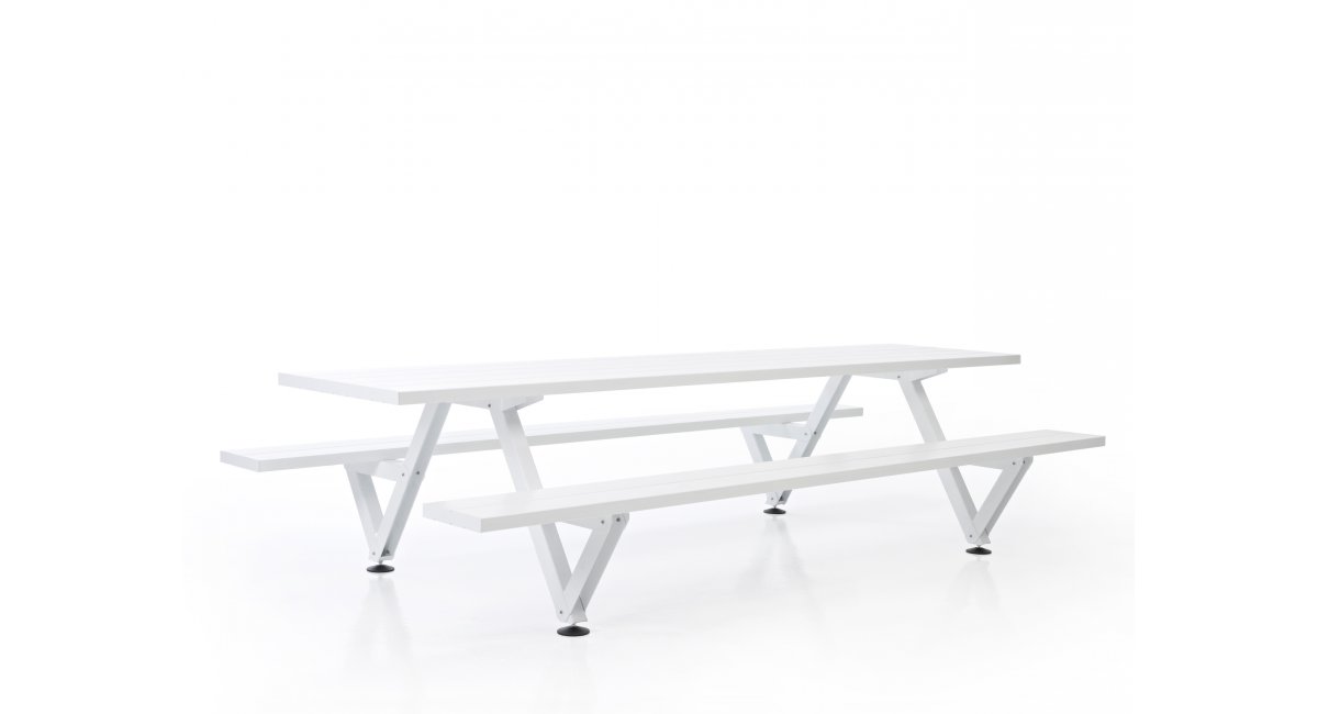 Extremis, Marina Picnic