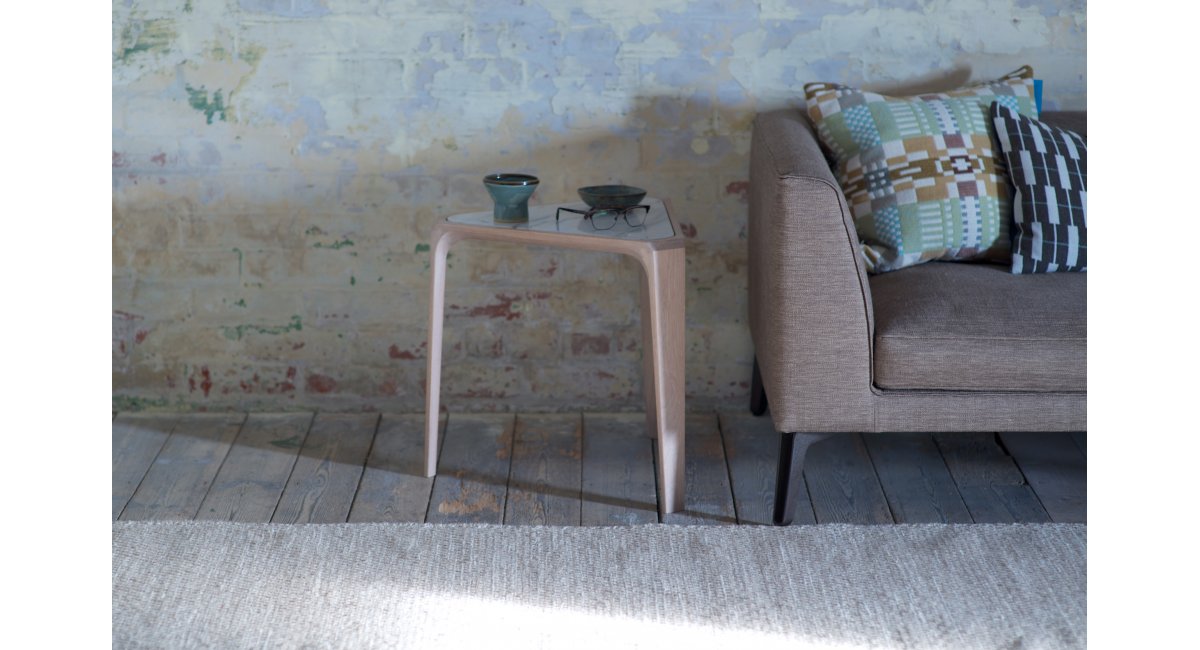 De La Espada, Mary's Side Table