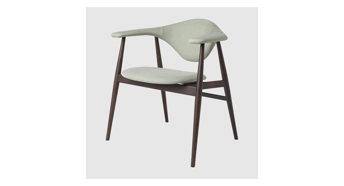 Masculo_Dining Chair_silla de comedor_madera de roble ahumado_Gubi_MINIM