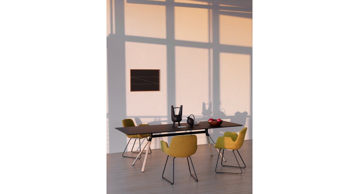 Mesa La Palma_ Fork_color madera oscura_patas de aluminio_mesa de oficina_mesa sala de reuniones_mesa estudio_MINIM Showroom_Madrid_Barcelona