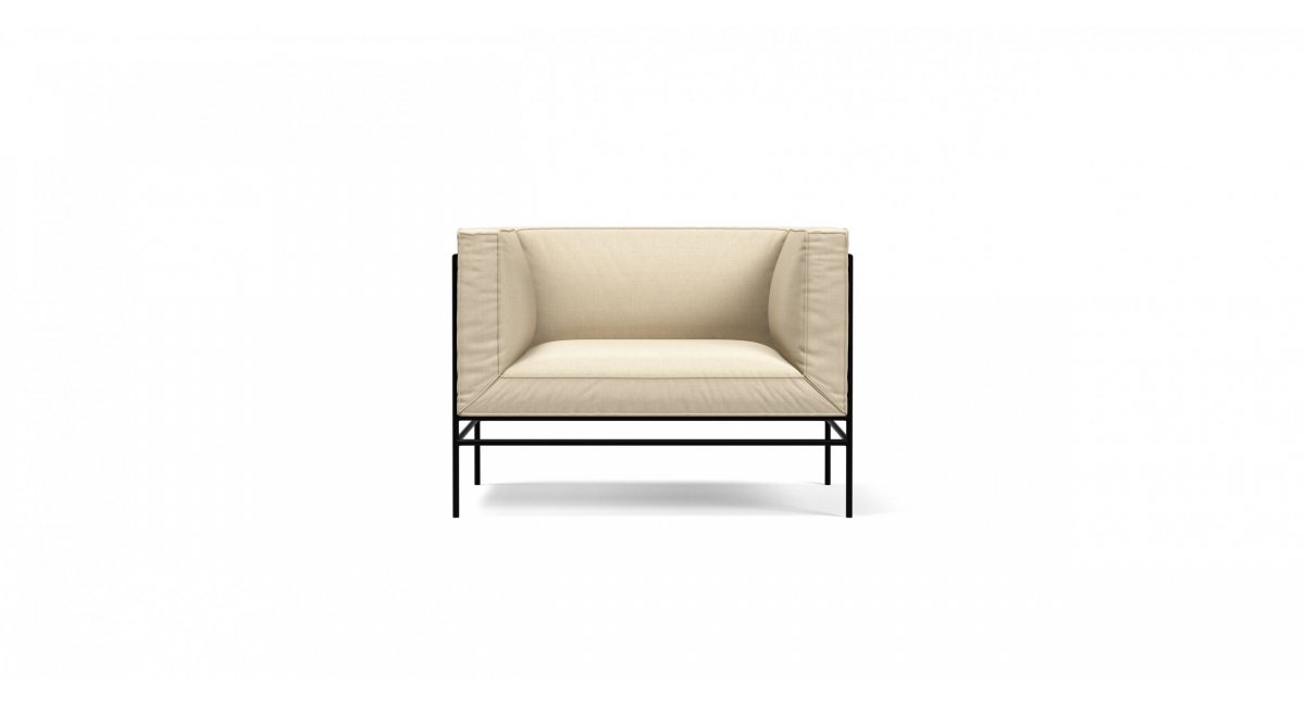 Middleweight _ armchair _ butaca _ estructura negra _ tapicería beige _ Karakter - MINIM