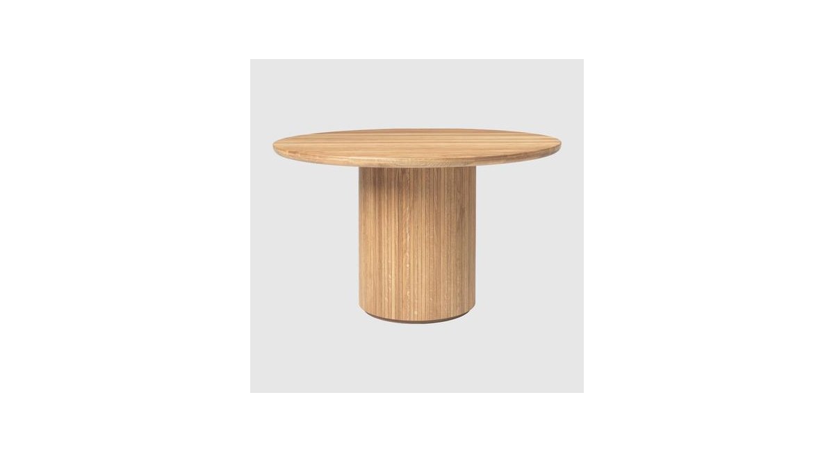 Moon _ DiningTable _ mesa de comedor redonda _ 120x73 _ mesa de madera de nogal barnizado _ Gubi _ MINIM