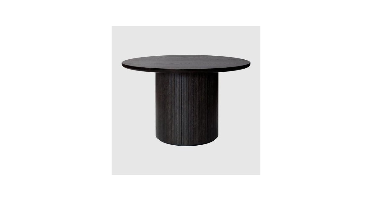 Moon _ DiningTable _ mesa de comedor redonda _ 120x73 _ mesa de madera de nogal lacada en negro _ Gubi _ MINIM