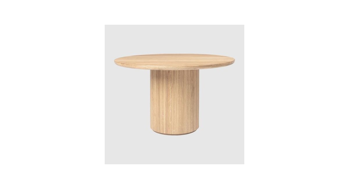 Moon _ DiningTable _ mesa de comedor redonda _ 120x73 _ mesa de madera de nogal lavado _ Gubi _ MINIM