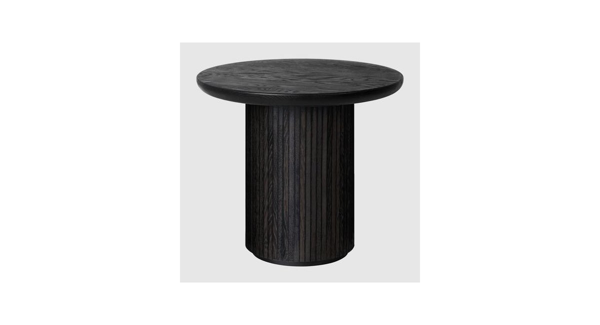 Moon _ Lounge Table _ mesa de salón redonda _ 60cm _ mesa de madera de nogal lacada en negro _ Gubi _ MINIM