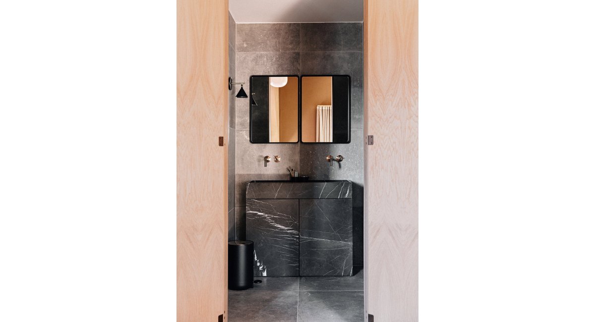 Norm Mirror - espejo rectangular - MENU - MINIM - lifestyle