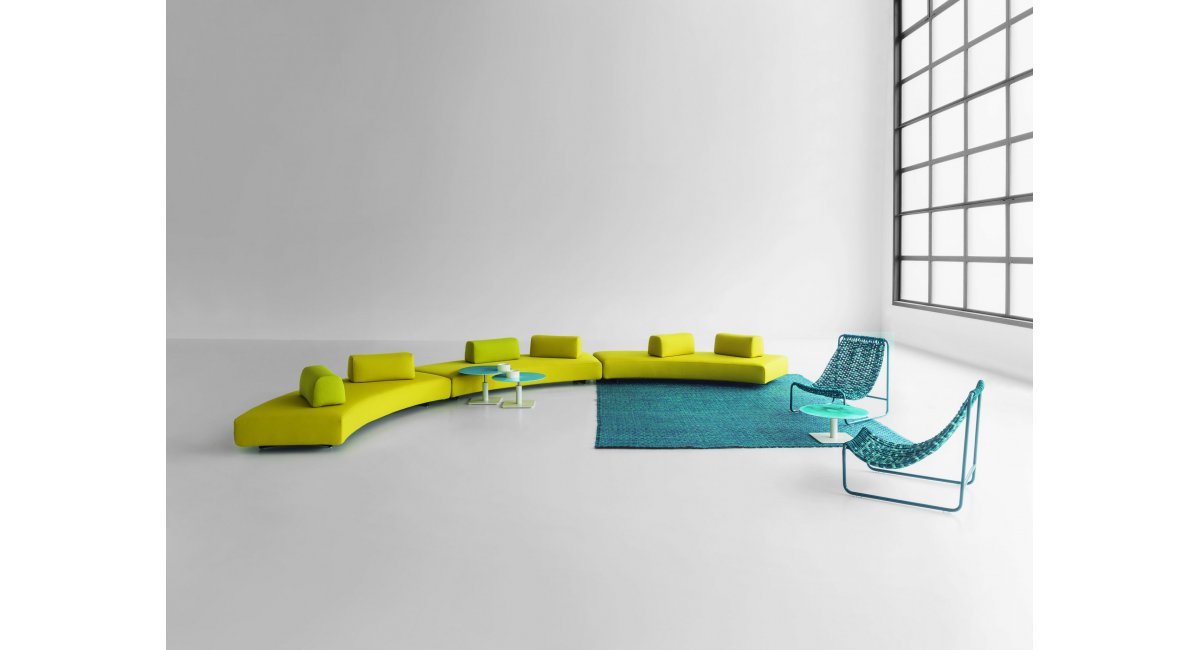 Orlando_new_shape_nueva forma_Claesson Koivisto Rune &amp; Bestetti Associati_Paola Lenti-MINIM_lifestyle_sofá exterior