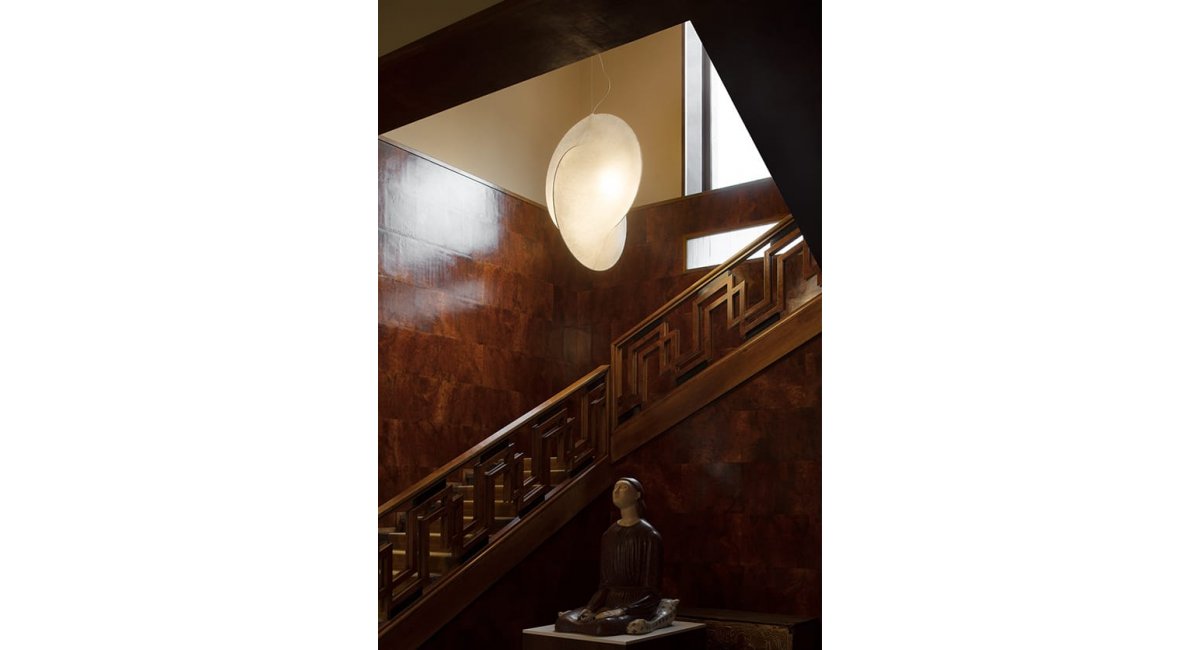 Overlap-lámpara de techo - flos- MINIM - lifestyle escaleras - recibidor