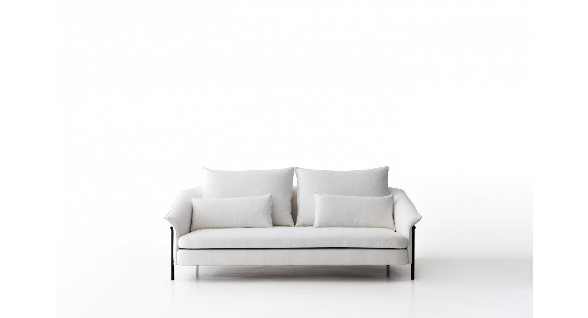 PORRO_KITE_SOFA_Acabados artesanales_toque vintage_enmarcado metálico_MINIM Showroom_Madrid_Barcelona