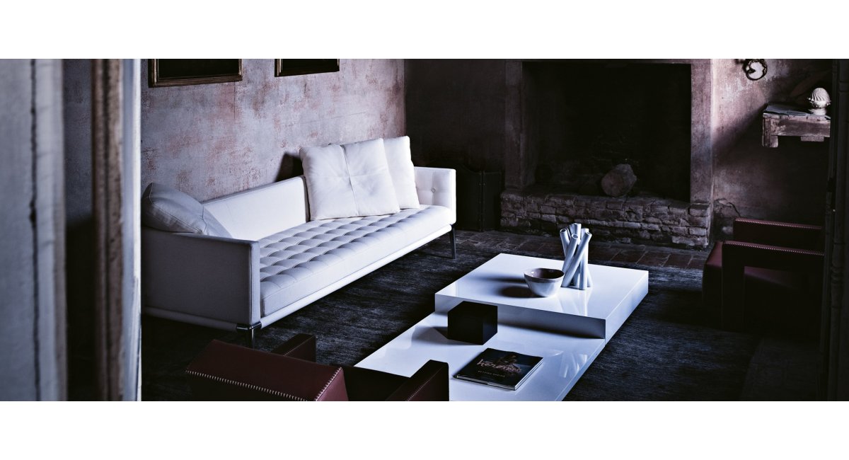 Cassina, 243 Volage