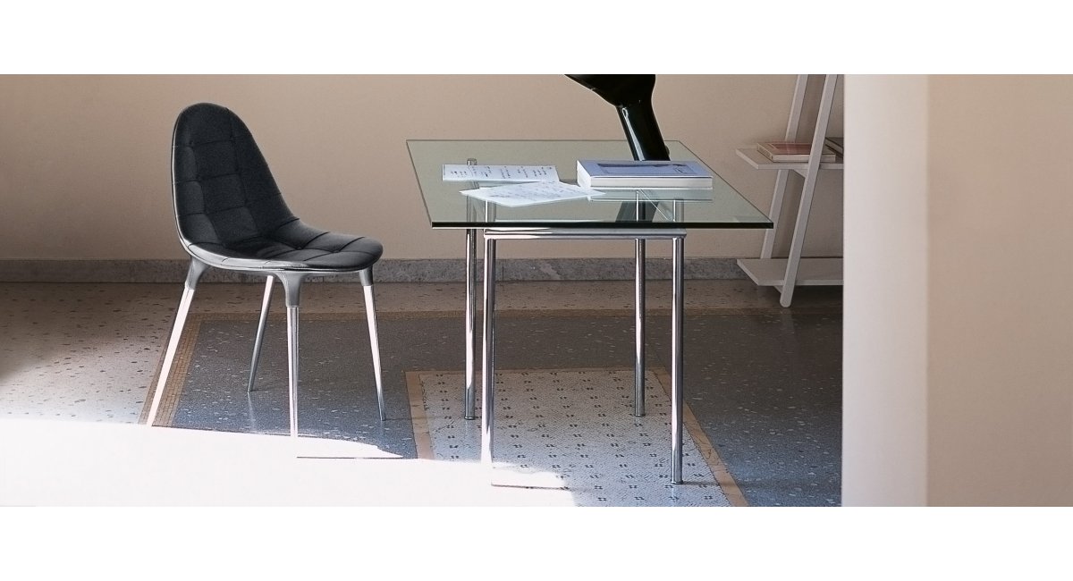 Cassina, 245-247 Caprice