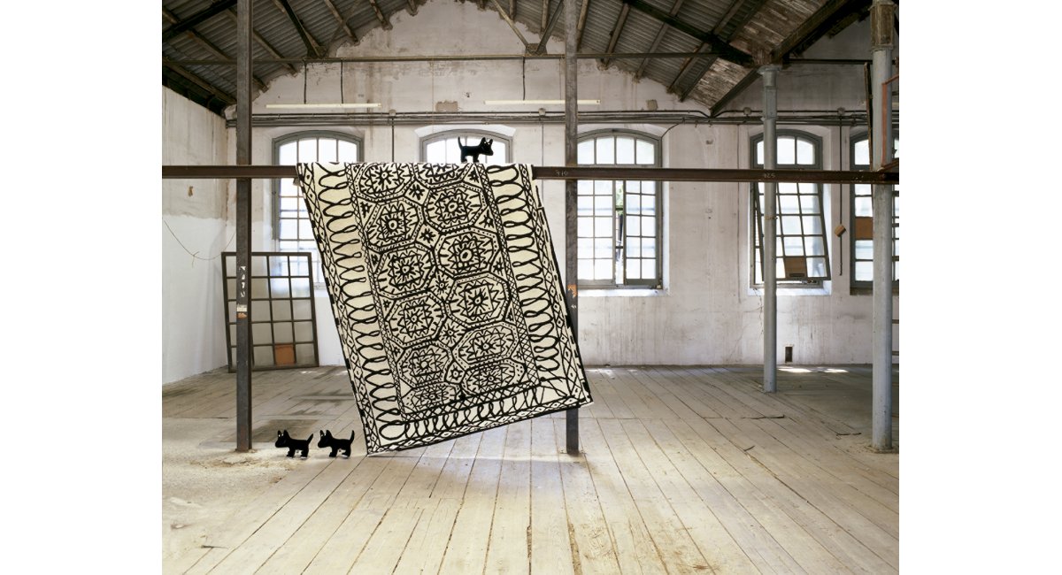 Nanimarquina, Black on white