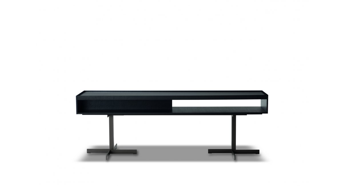 Minotti, Close
