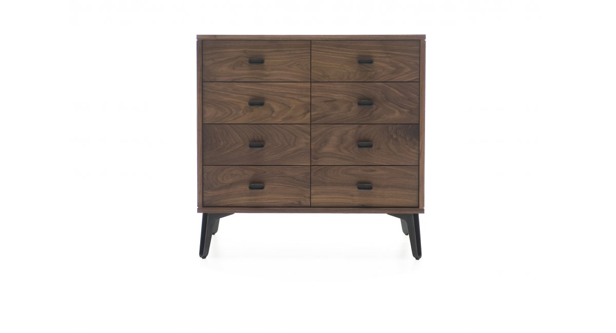 De La Espada, McQueen Chest