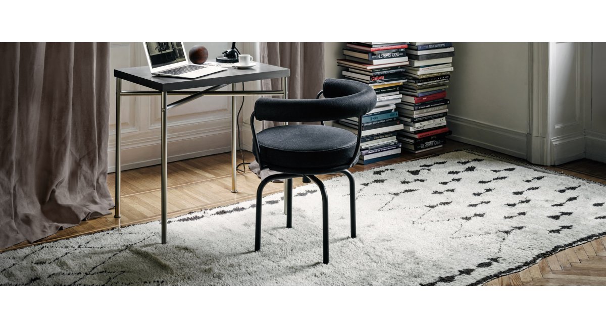 Cassina, LC7