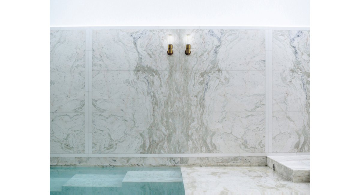 Viabizzuno, Royal parete