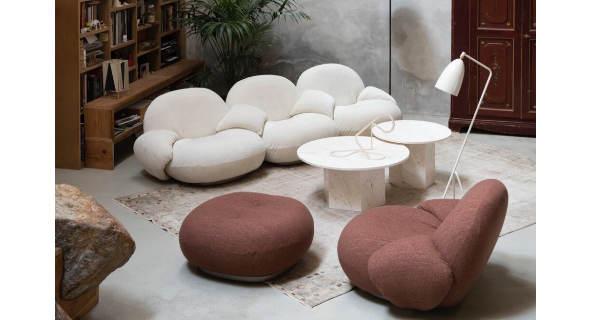 Pacha_Sofa_2 plazas-sofá con reposabrazos_GUBI_MINIM_lifestyle sala