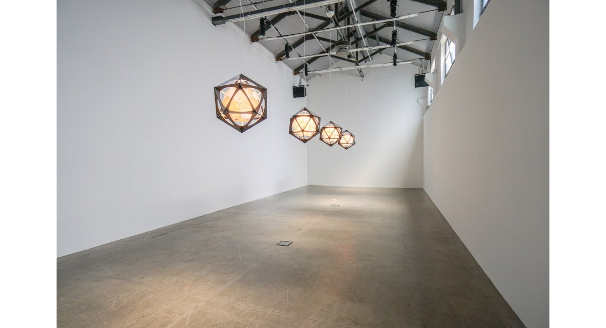 Panthella Portable - White - blanco - Louis Poulsen - MINIM - lifestyle galería