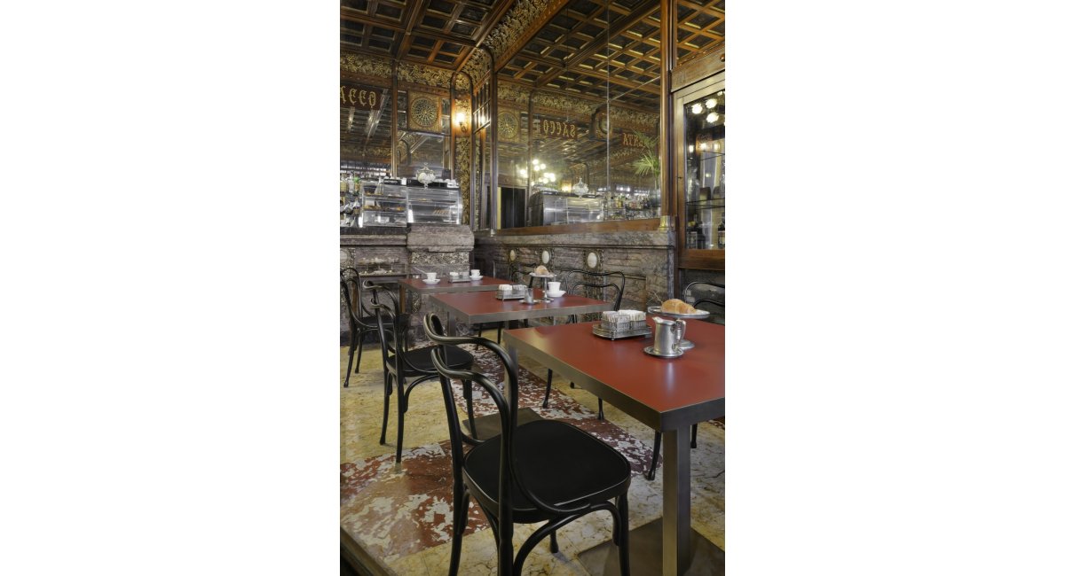 Pastis - mesa cuadrada - Gebrueder Thonet Vienna - MINIM - lifestyle bar