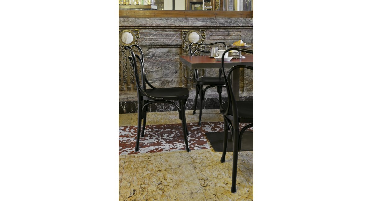 Pastis - mesa cuadrada - Gebrueder Thonet Vienna - MINIM - lifestyle