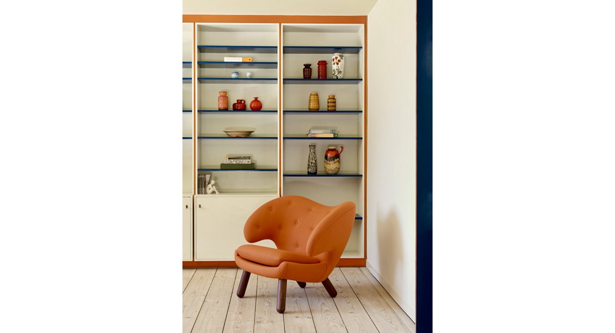 House of Finn Juhl , Pelican chairs