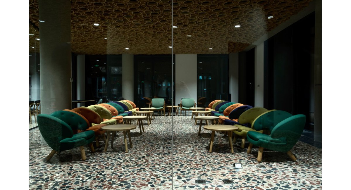 House of Finn Juhl , Pelican chairs