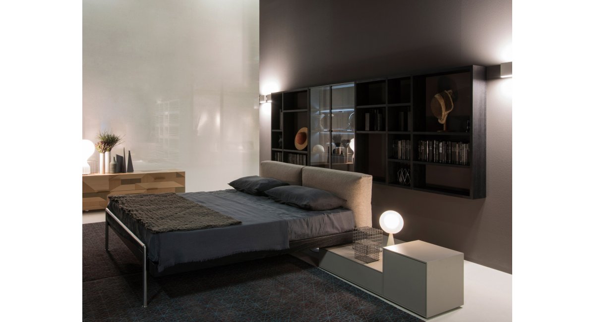 Pensile - Hanging - estanterías de pared - estanterías flotantes- Porro - MINIM - lifestyle dormitorio