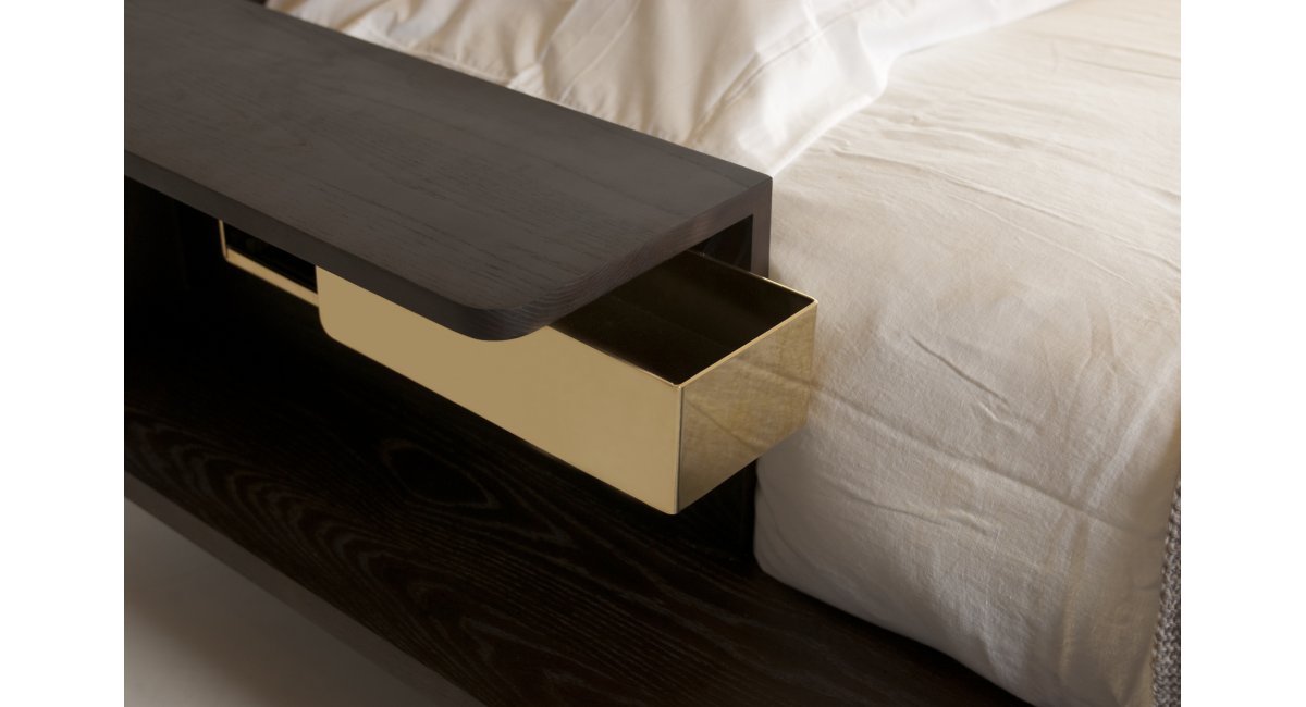 De La Espada, Plataform Bed